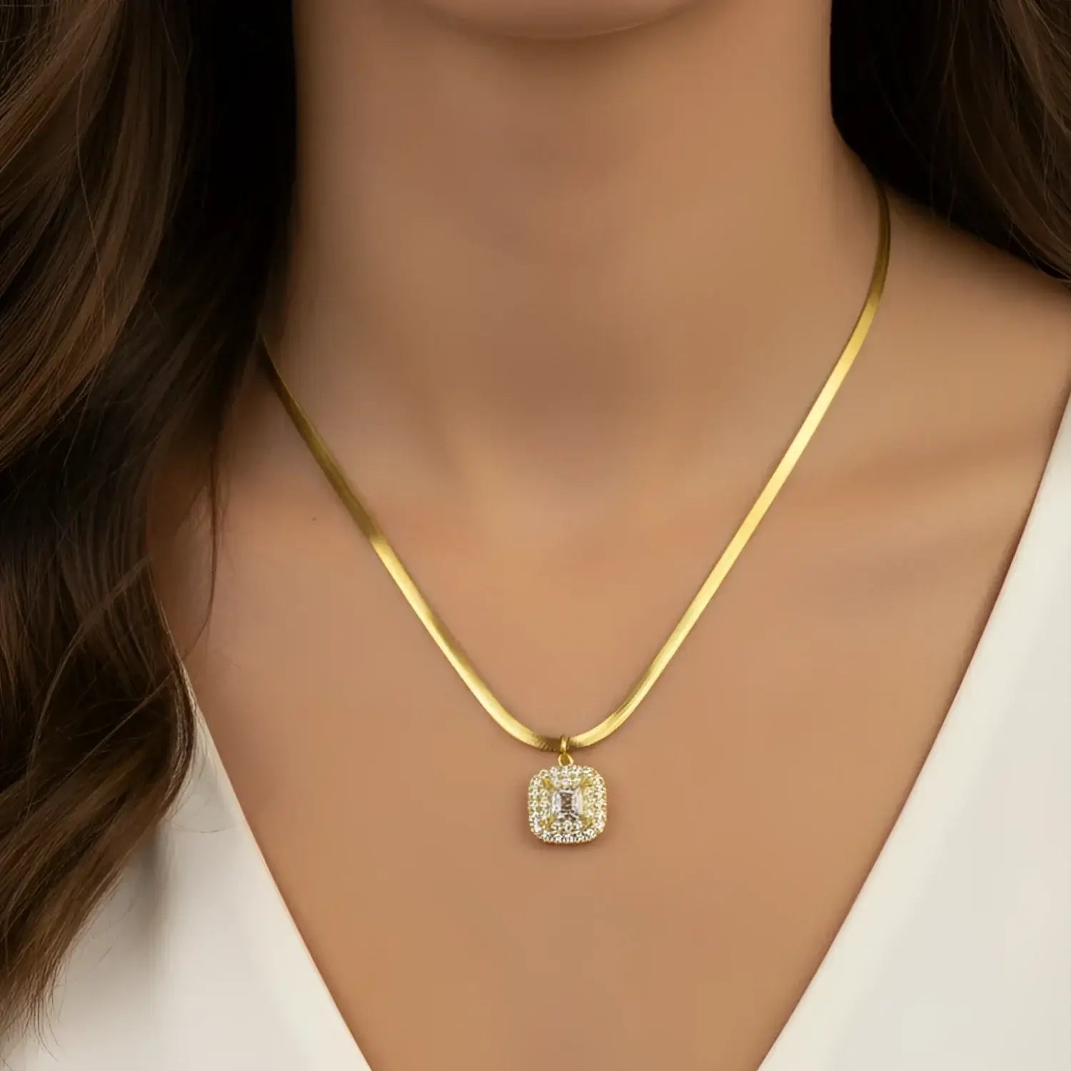 Collar con colgante de inicial espiga de oro - cadena tipo serpiente dorada